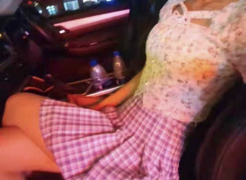 天河智慧城年轻漂亮的妹子