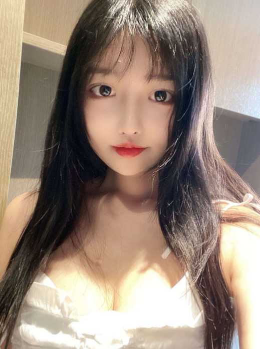 天河货真价实邻家晓雯胯下玩物任由蹂躏